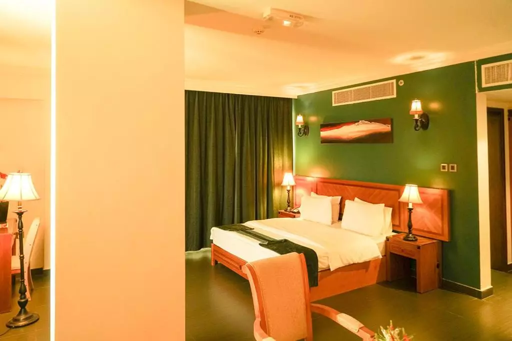 هتل لا روزا